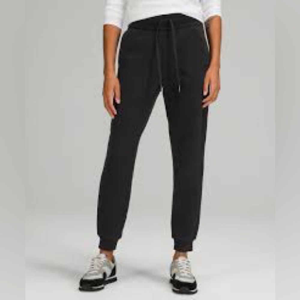 Lululemon scuba jogger black size 8